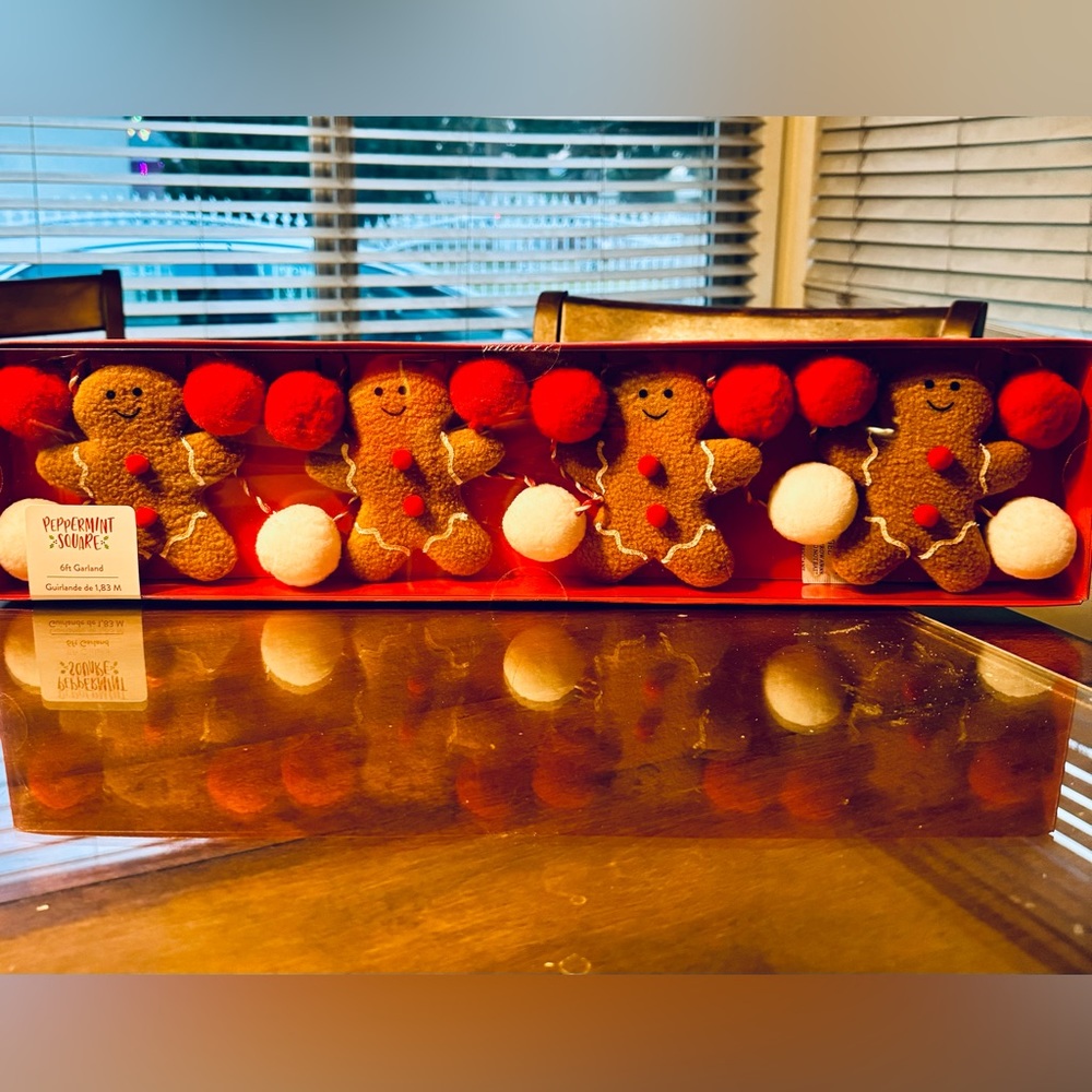 Peppermint Square Gingerbread Man Garland